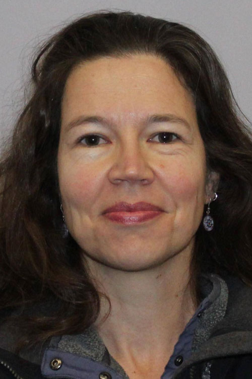 Headshot of Veridiana Nadruz