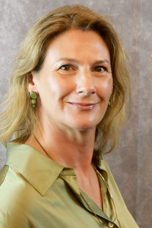 Headshot of Dr. laura miller.