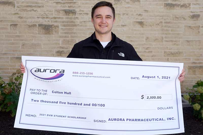 Colton Hull receives Aurora Pharmaceutical scholarship
