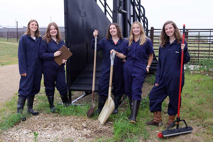 Students train at LARC with tools